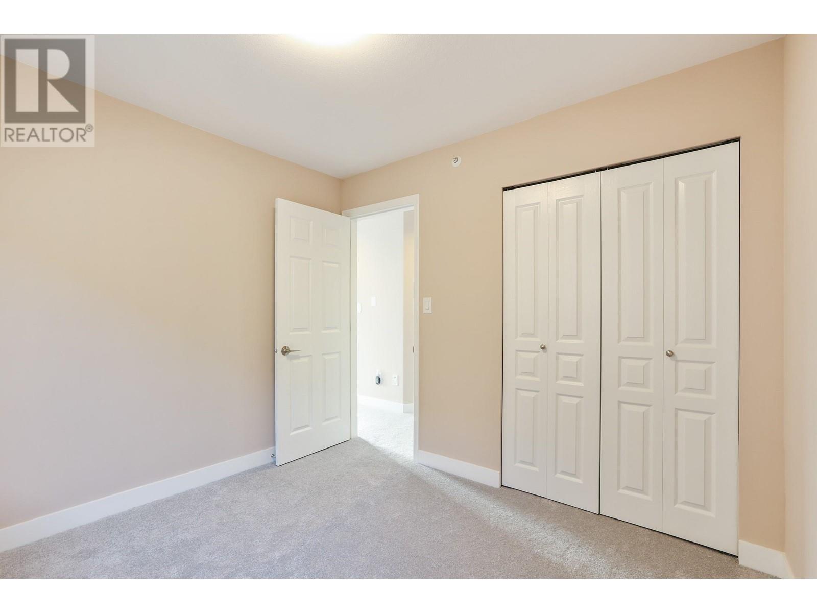 Listing Picture 20 of 27 : 777 W 69TH AVENUE, Vancouver / 溫哥華 - 魯藝地產 Yvonne Lu Group - MLS Medallion Club Member