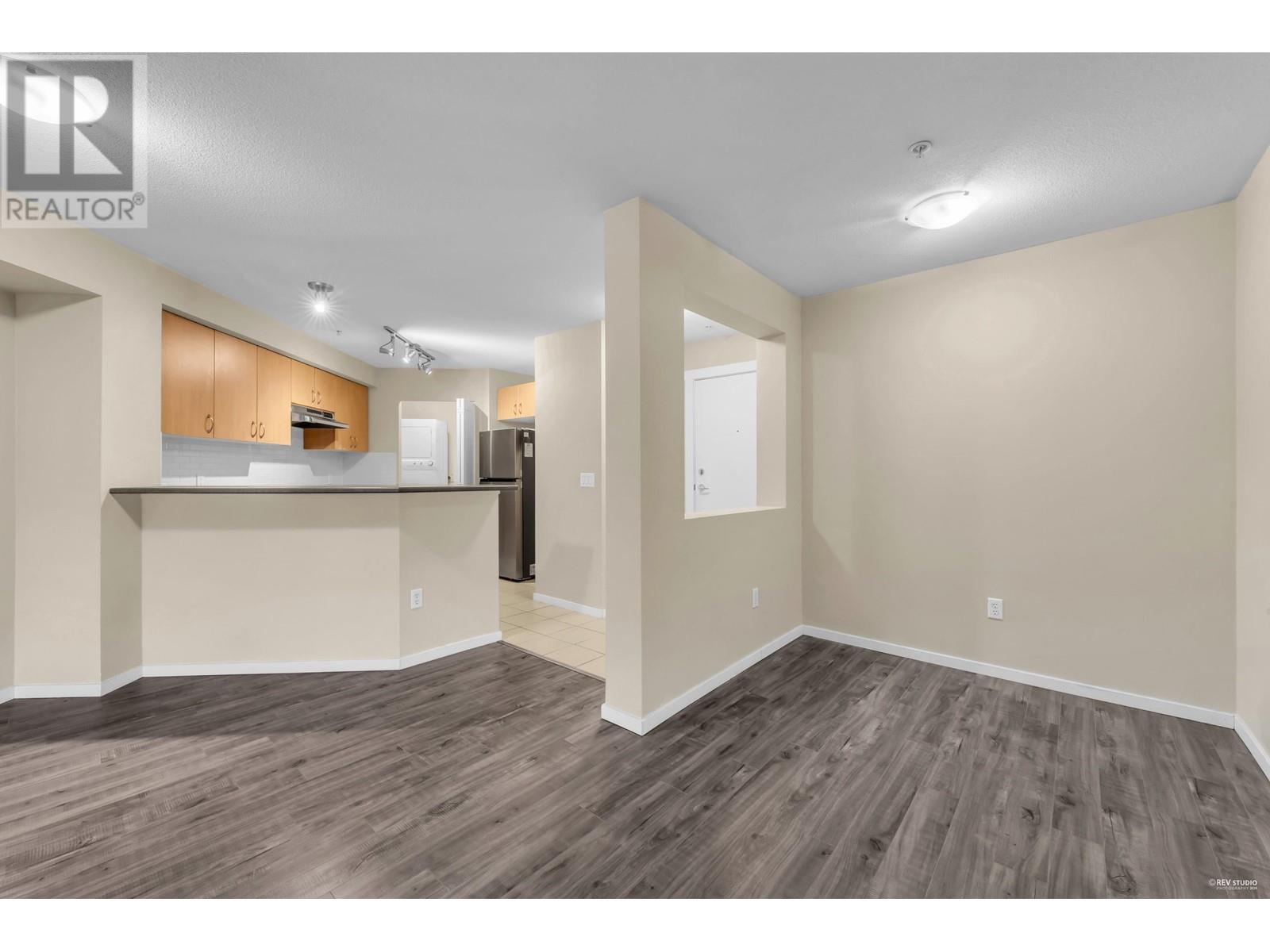 Listing Picture 12 of 37 : 315 9283 GOVERNMENT STREET, Burnaby / 本拿比 - 魯藝地產 Yvonne Lu Group - MLS Medallion Club Member