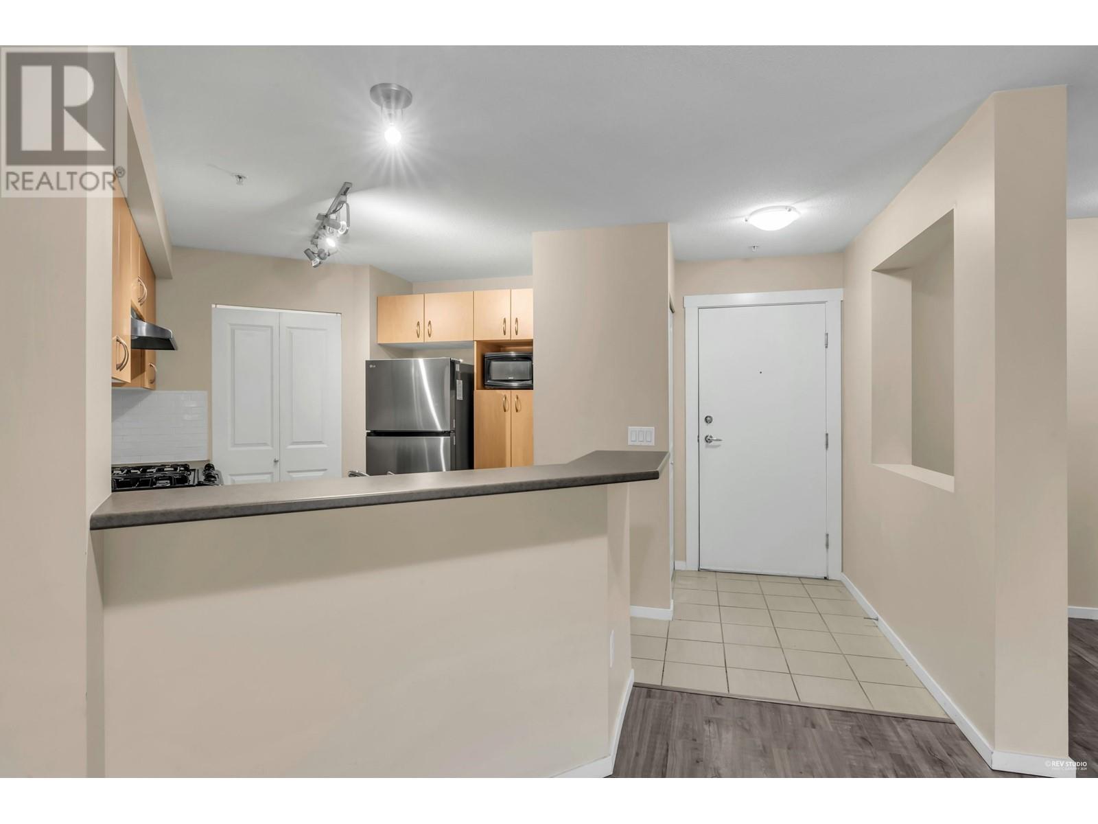 Listing Picture 8 of 37 : 315 9283 GOVERNMENT STREET, Burnaby / 本拿比 - 魯藝地產 Yvonne Lu Group - MLS Medallion Club Member
