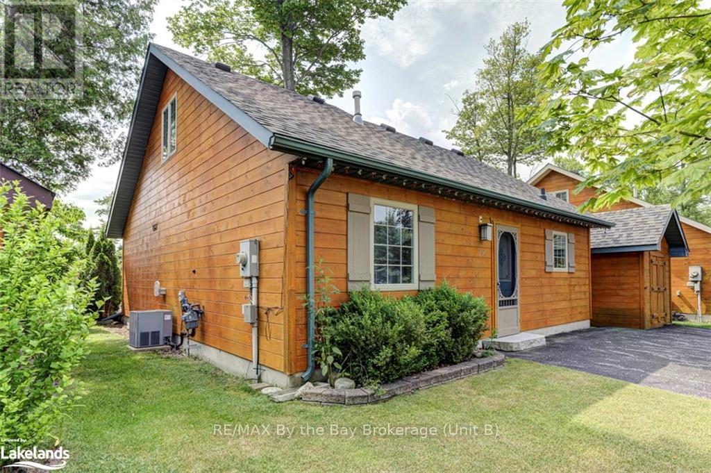 19 Cabin Crescent, Wasaga Beach, Ontario  L9Z 1X7 - Photo 1 - S10440071