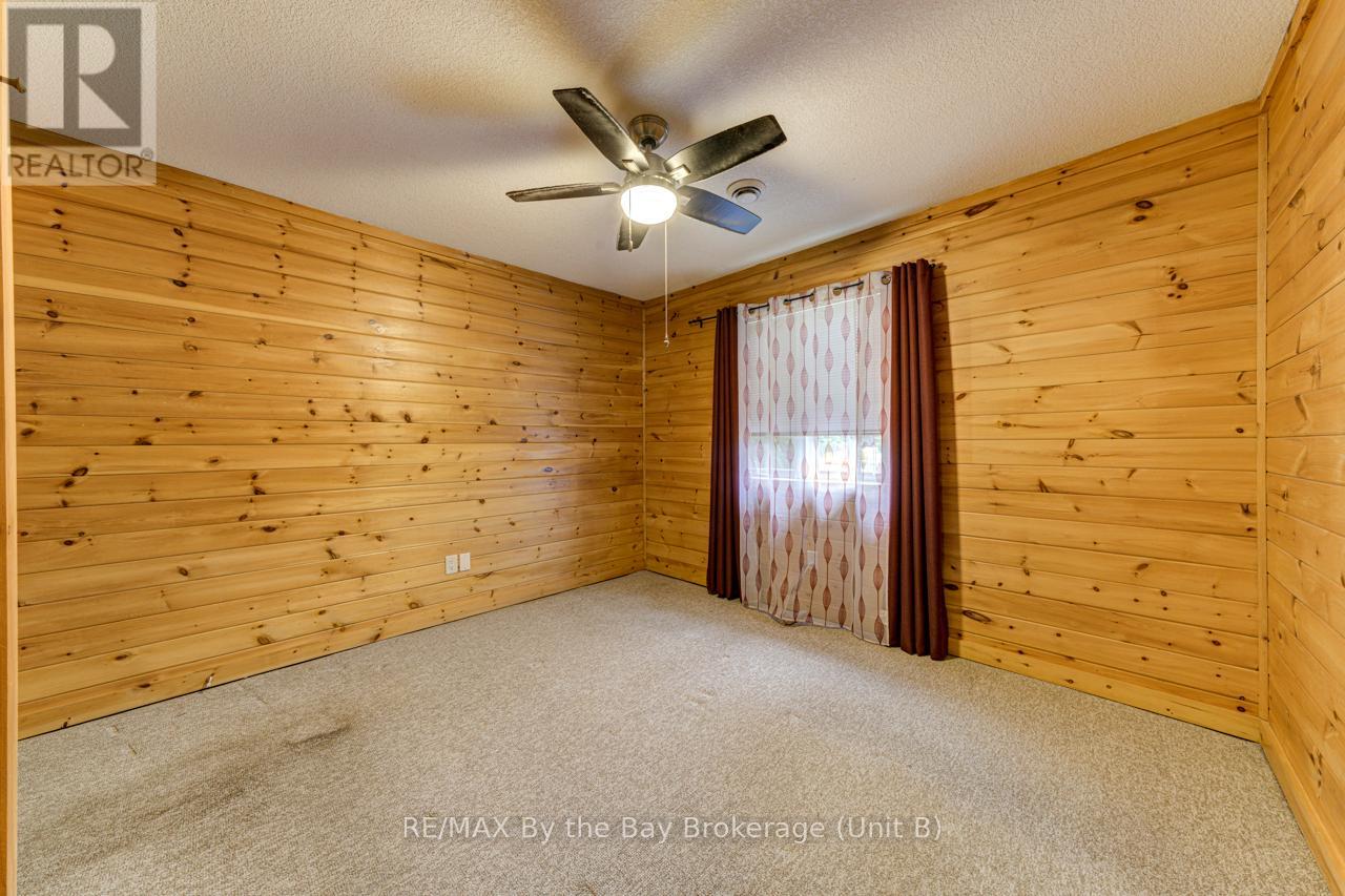 19 Cabin Crescent, Wasaga Beach, Ontario  L9Z 1X7 - Photo 10 - S10440071