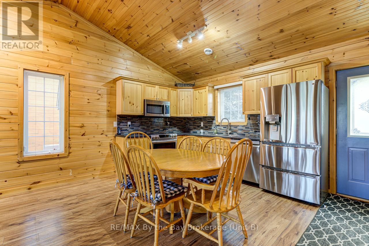 19 Cabin Crescent, Wasaga Beach, Ontario  L9Z 1X7 - Photo 3 - S10440071