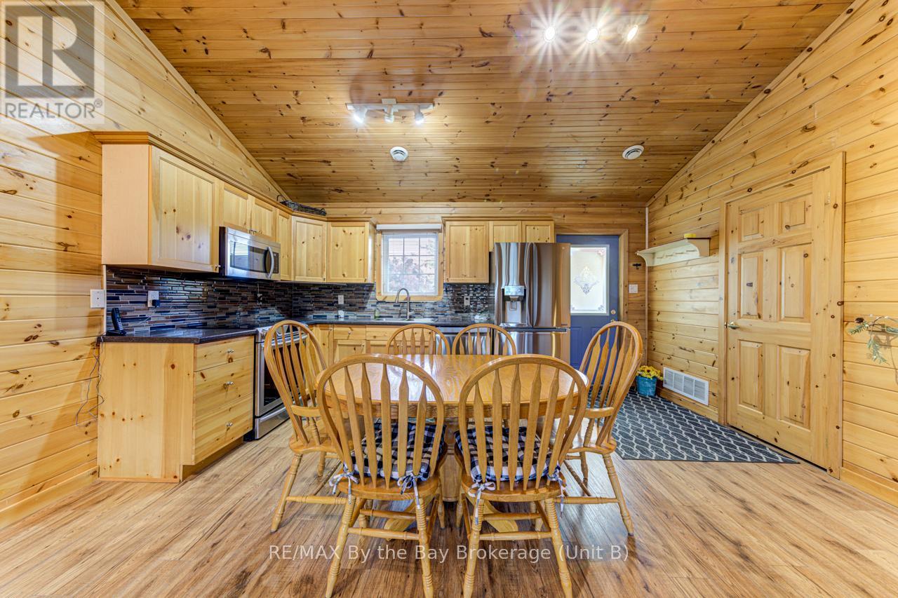 19 Cabin Crescent, Wasaga Beach, Ontario  L9Z 1X7 - Photo 5 - S10440071