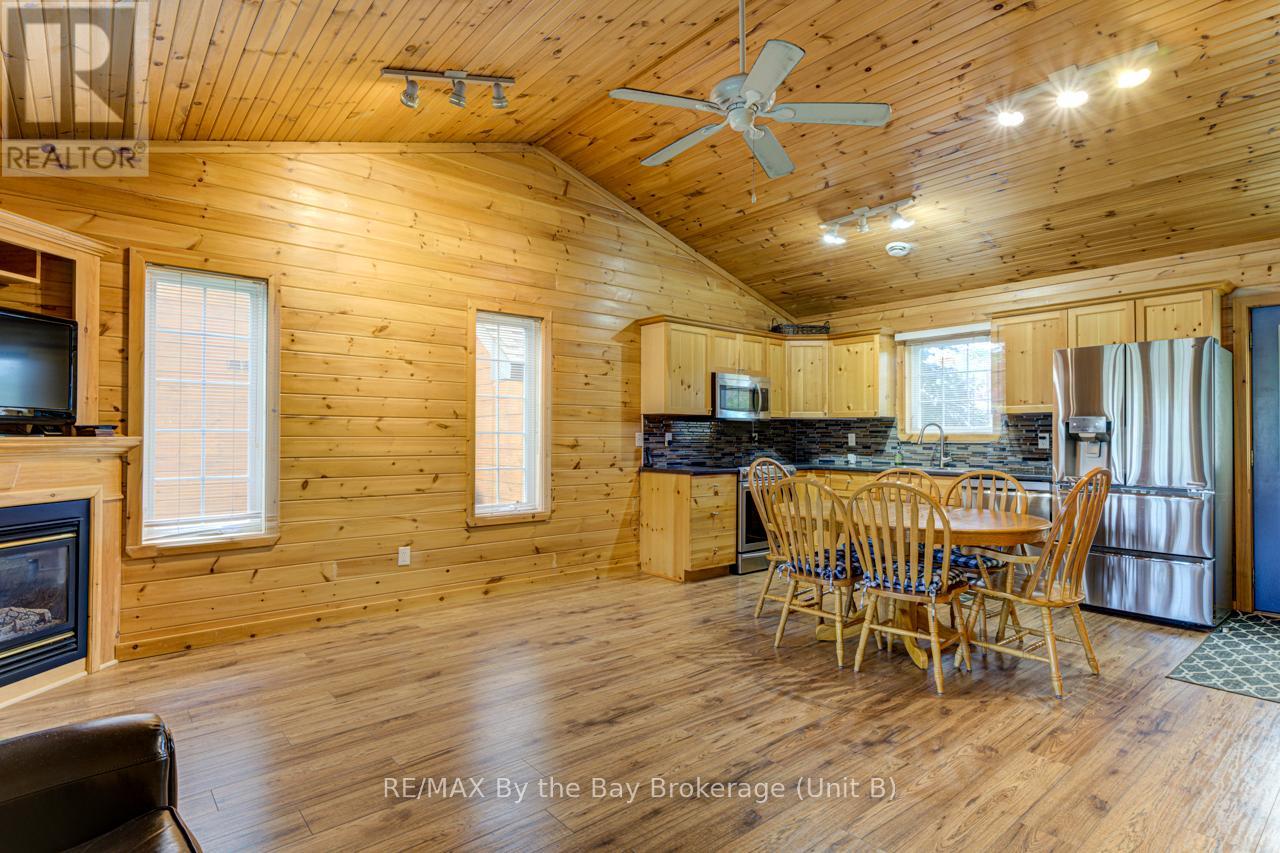19 Cabin Crescent, Wasaga Beach, Ontario  L9Z 1X7 - Photo 7 - S10440071