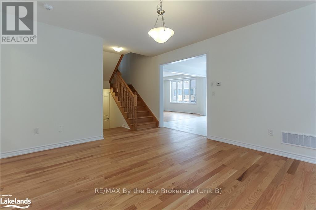151 Rosanne Circle, Wasaga Beach, Ontario  L9Z 0N1 - Photo 11 - S10436295