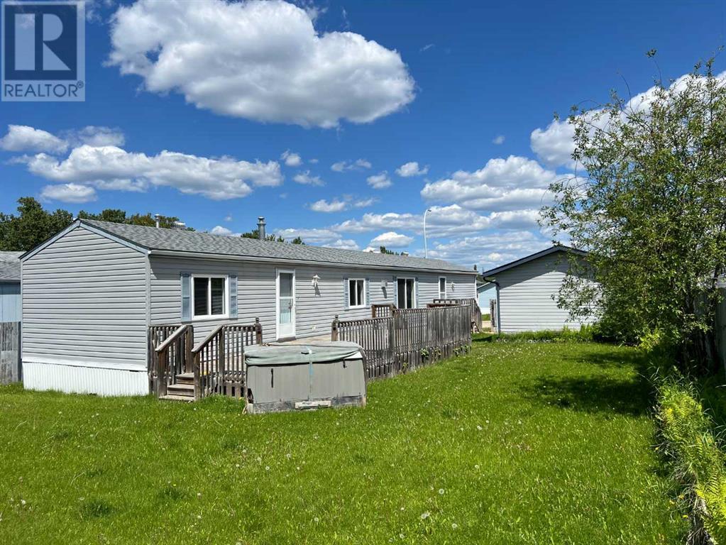 907 6 Avenue, Fox Creek, Alberta  T0H 1P0 - Photo 2 - A2143337