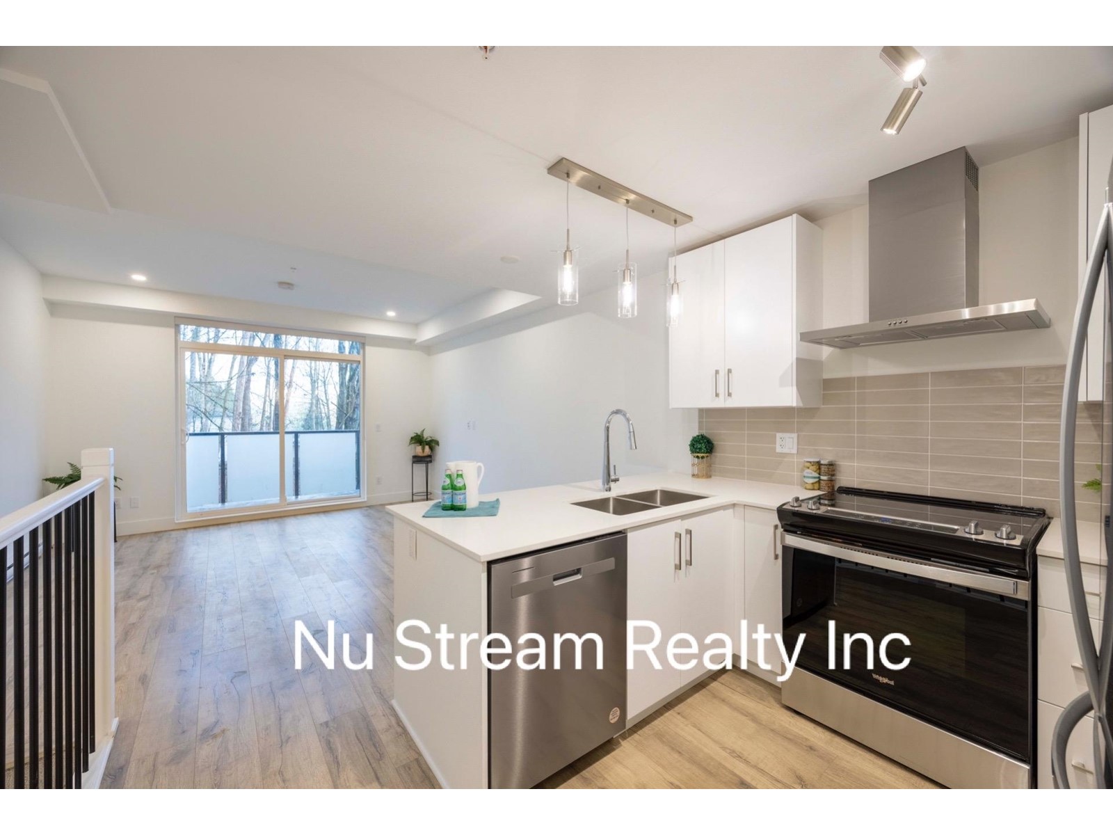 37 6328 King George Boulevard, Surrey, British Columbia  V3X 1E6 - Photo 1 - R2948939