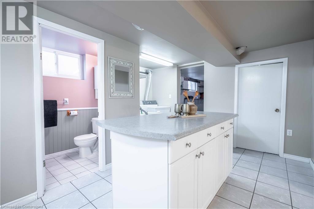 10 Salmond Court, Hamilton, Ontario  L8T 2J7 - Photo 37 - 40673167