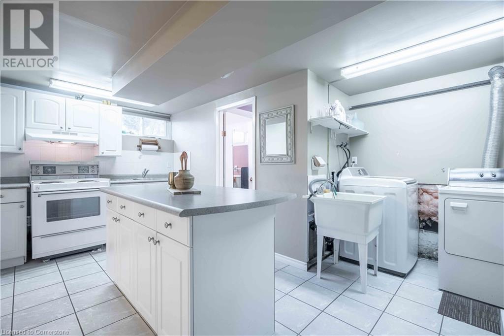 10 Salmond Court, Hamilton, Ontario  L8T 2J7 - Photo 39 - 40673167