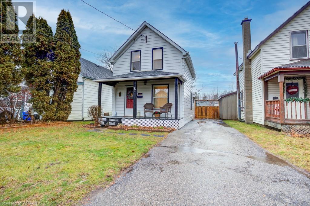 32 Pearl Street, Tillsonburg, Ontario  N4G 1L3 - Photo 1 - 40686629