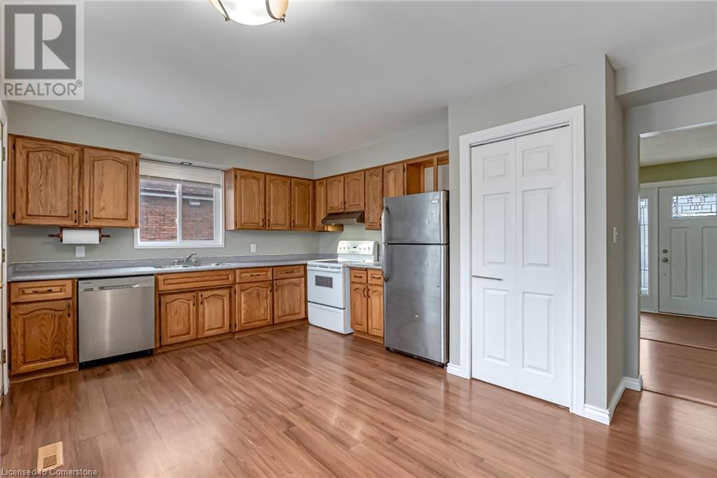 42 Westchester WayBrantford, Ontario  N3R 6W6 - Photo 11 - 40686518