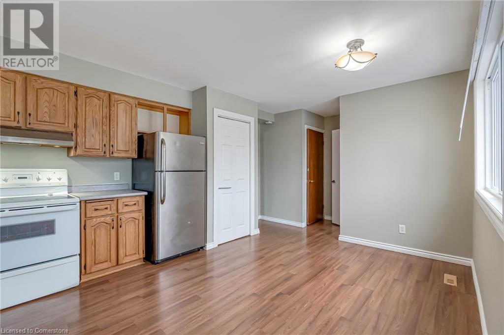 42 Westchester WayBrantford, Ontario  N3R 6W6 - Photo 12 - 40686518