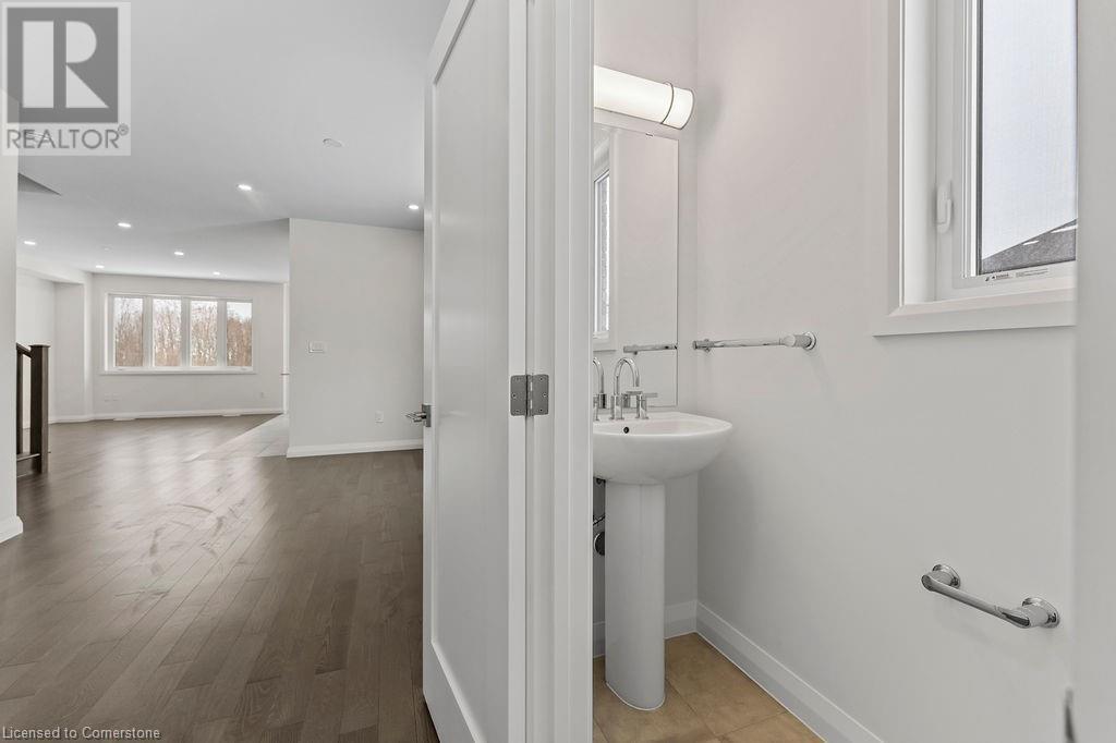 207 Alessio Drive, Hamilton, Ontario  L9B 0K4 - Photo 5 - 40686657