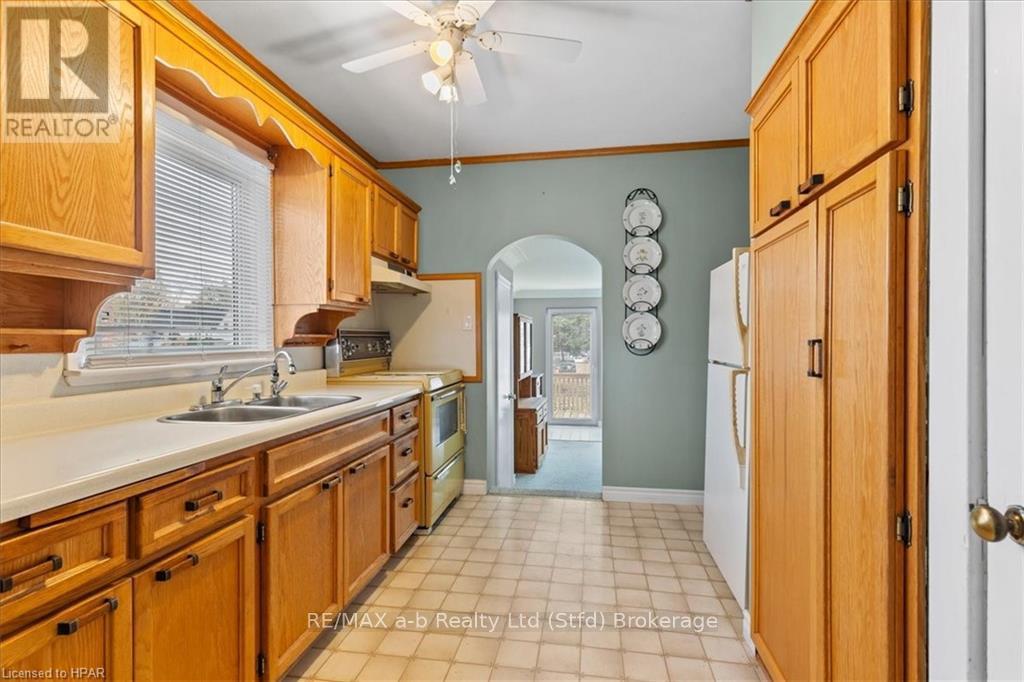 75 Youngs Street, Stratford, Ontario  N5A 1J5 - Photo 10 - X11880220