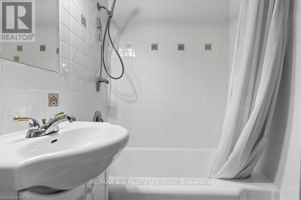 75 Youngs Street, Stratford, Ontario  N5A 1J5 - Photo 22 - X11880220