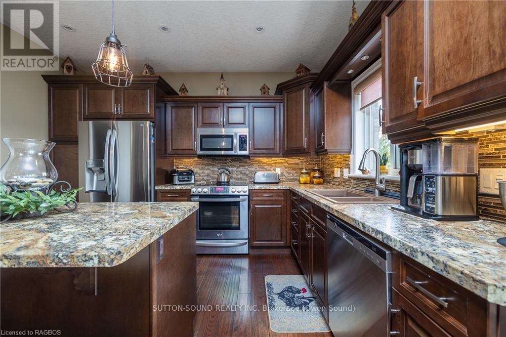 106 Neerhof Lane, Georgian Bluffs, Ontario  N4K 5N7 - Photo 11 - X10846437