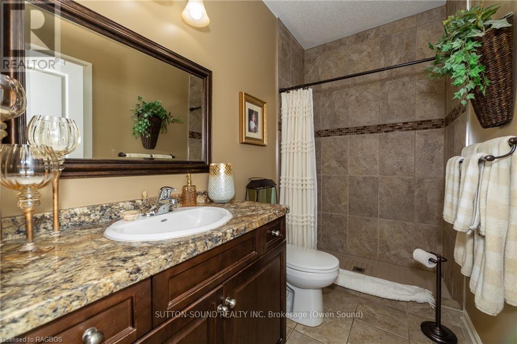 106 Neerhof Lane, Georgian Bluffs, Ontario  N4K 5N7 - Photo 23 - X10846437