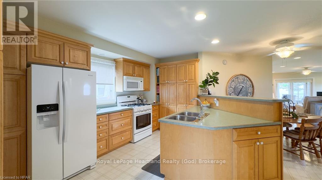 301 Bethune Crescent, Goderich, Ontario  N7A 4M6 - Photo 4 - X10780341