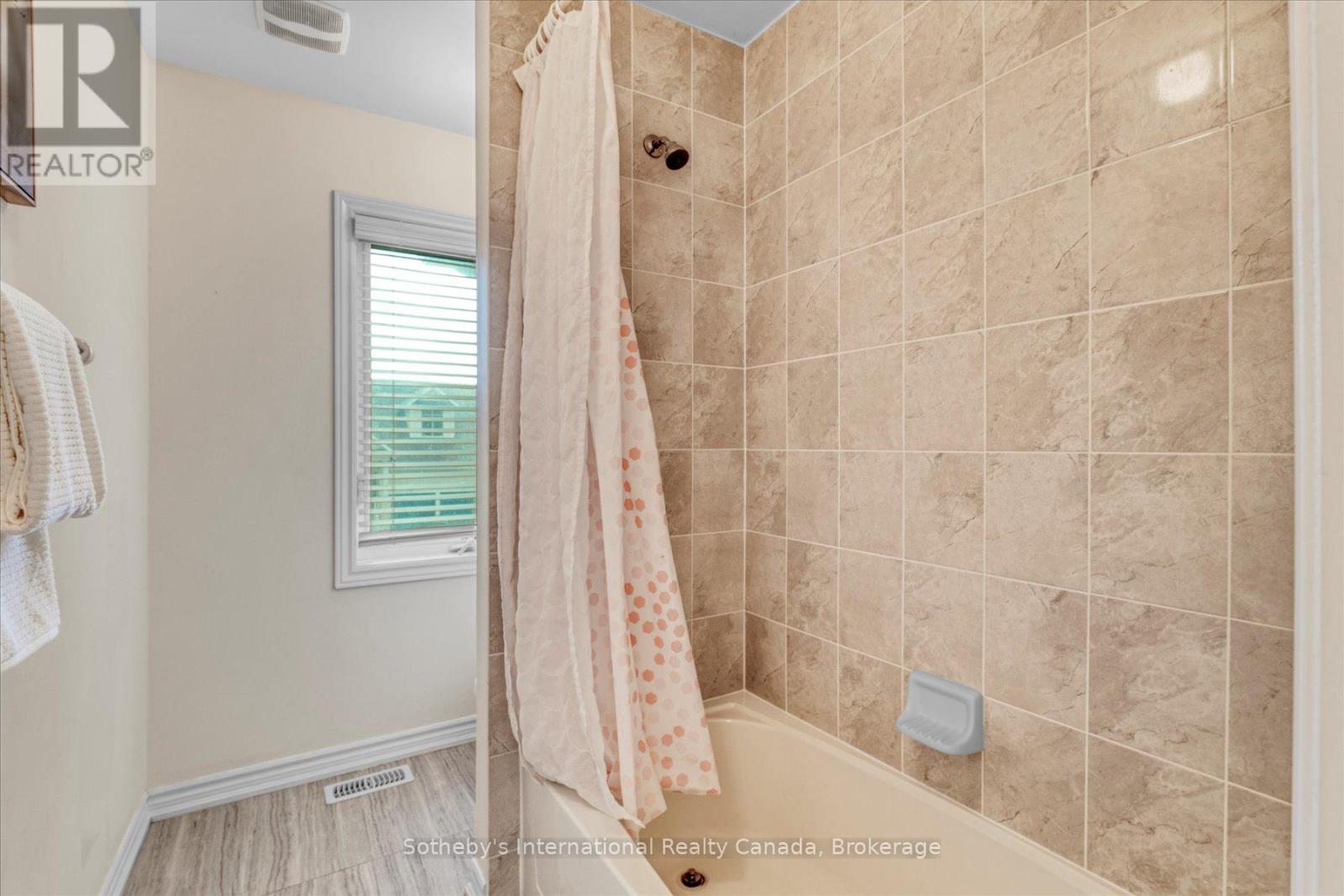 141 Allegra Drive, Wasaga Beach, Ontario  L9Z 0H6 - Photo 22 - S11902352