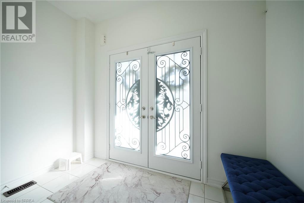 4 Sleeth Street, Brantford, Ontario  N3S 7V4 - Photo 3 - 40686516