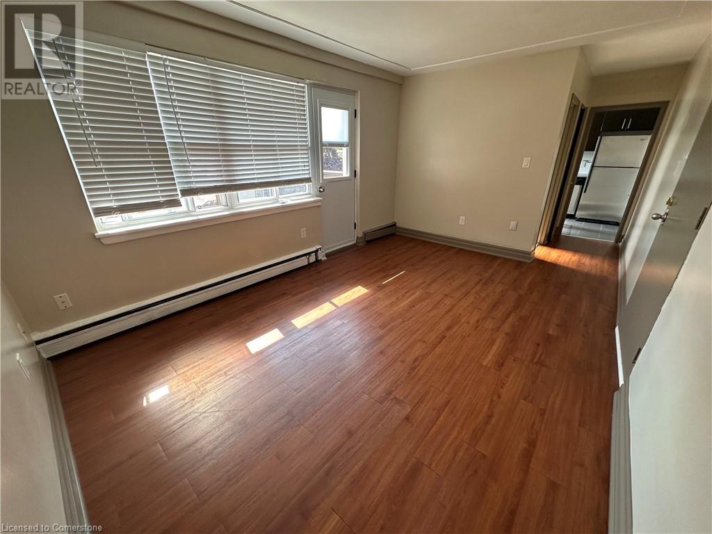 2 Grant Boulevard Unit# 15Dundas, Ontario  L9H 4N9 - Photo 3 - 40686681