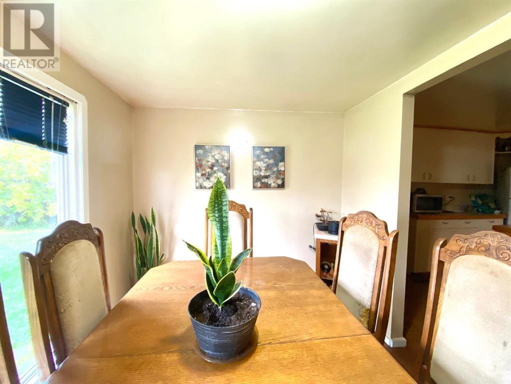 Property at 116 Alberta Ave image 2