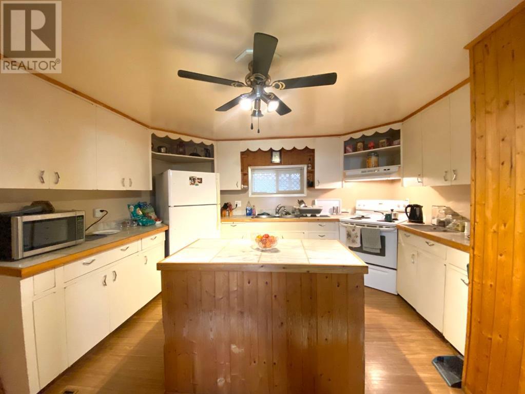 Property at 116 Alberta Ave image 3
