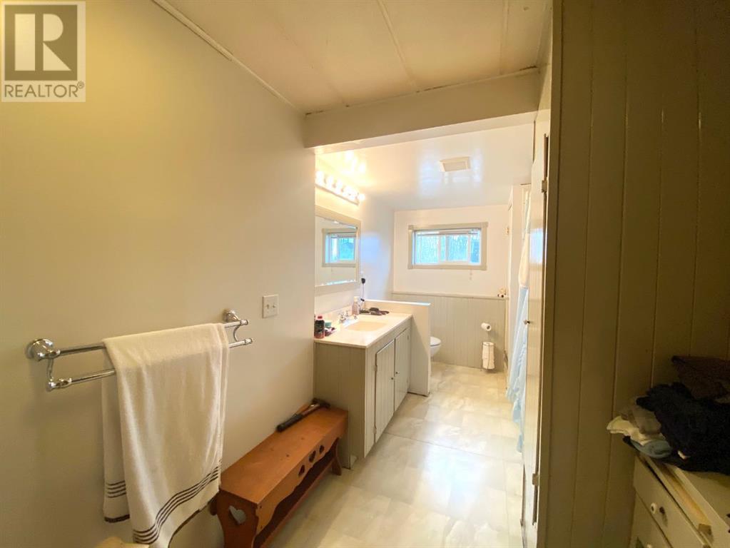 Property at 116 Alberta Ave image 4