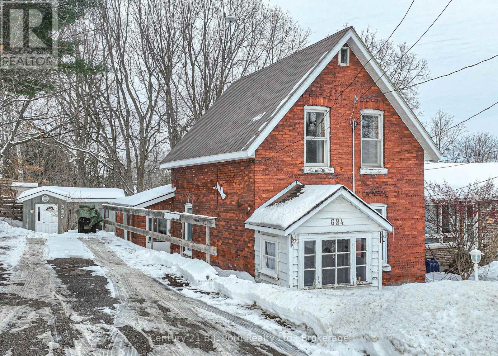 694 QUEBEC STREET, Midland, Ontario