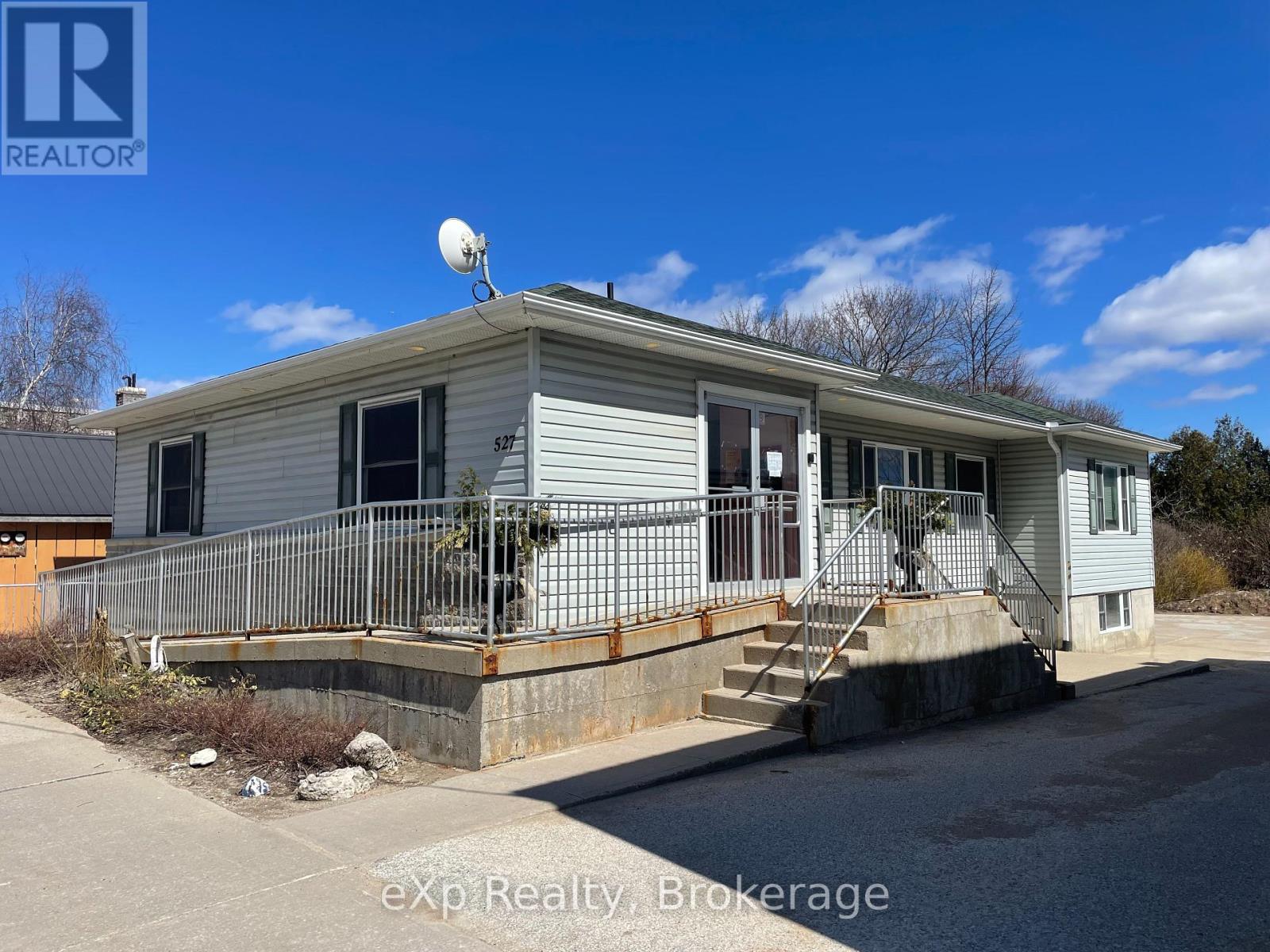 527 BERFORD STREET, South Bruce Peninsula, Ontario