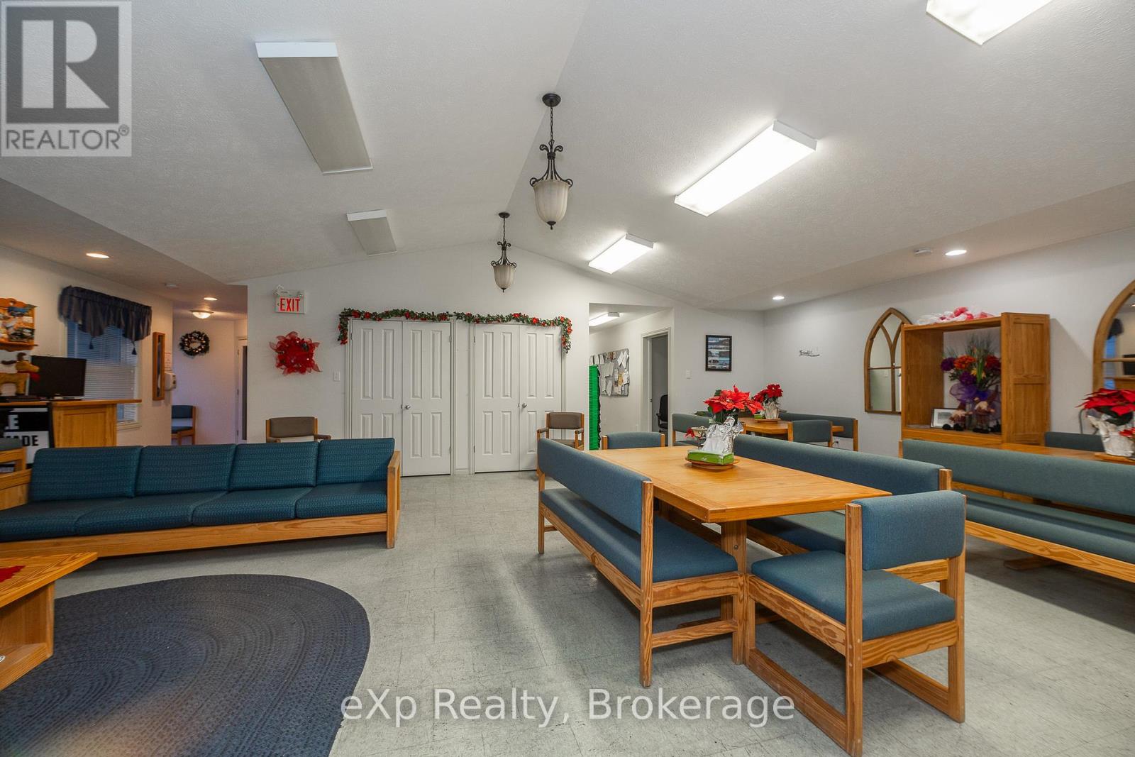 527 Berford Street, South Bruce Peninsula, Ontario  N0H 2T0 - Photo 10 - X11887836