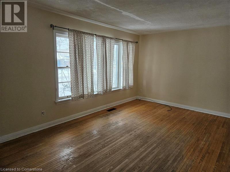 239 Hemlock Street, Waterloo, Ontario  N2L 3R4 - Photo 3 - 40684408