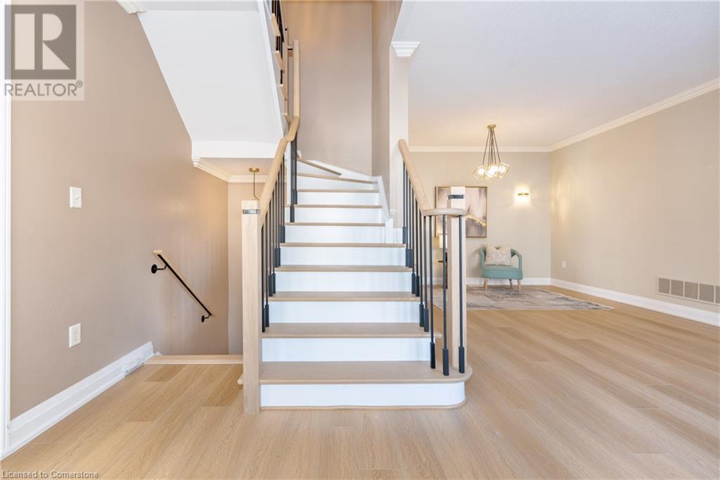 2295 Rochester CircleOakville, Ontario  L6M 5C9 - Photo 6 - 40686674