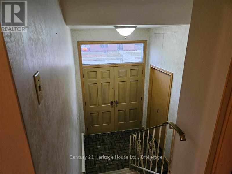 241 Hemlock Street, Waterloo, Ontario  N2L 3R4 - Photo 2 - X11902444