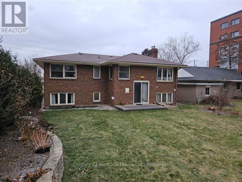 241 Hemlock Street, Waterloo, Ontario  N2L 3R4 - Photo 25 - X11902444
