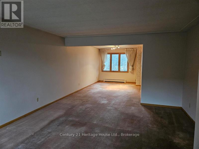 241 Hemlock Street, Waterloo, Ontario  N2L 3R4 - Photo 3 - X11902444