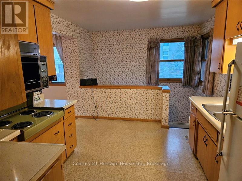 241 Hemlock Street, Waterloo, Ontario  N2L 3R4 - Photo 6 - X11902444