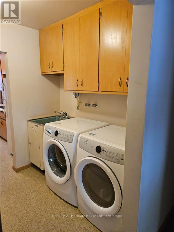 241 Hemlock Street, Waterloo, Ontario  N2L 3R4 - Photo 9 - X11902444