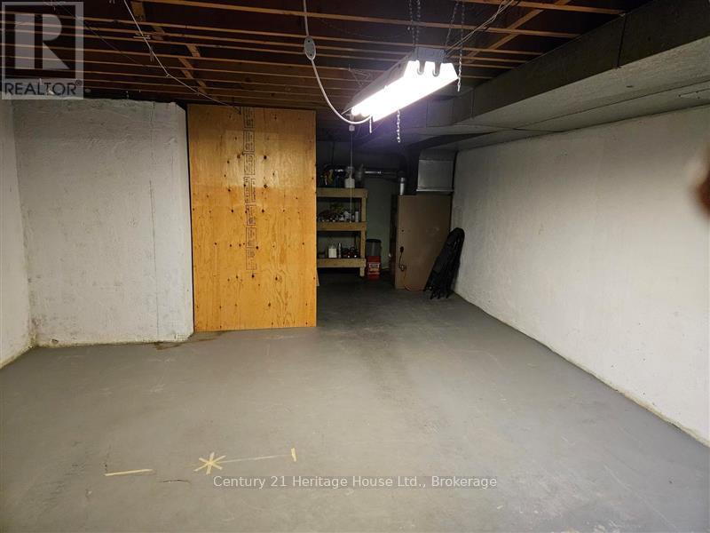 239 Hemlock Street, Waterloo, Ontario  N2L 3R4 - Photo 6 - X11902445