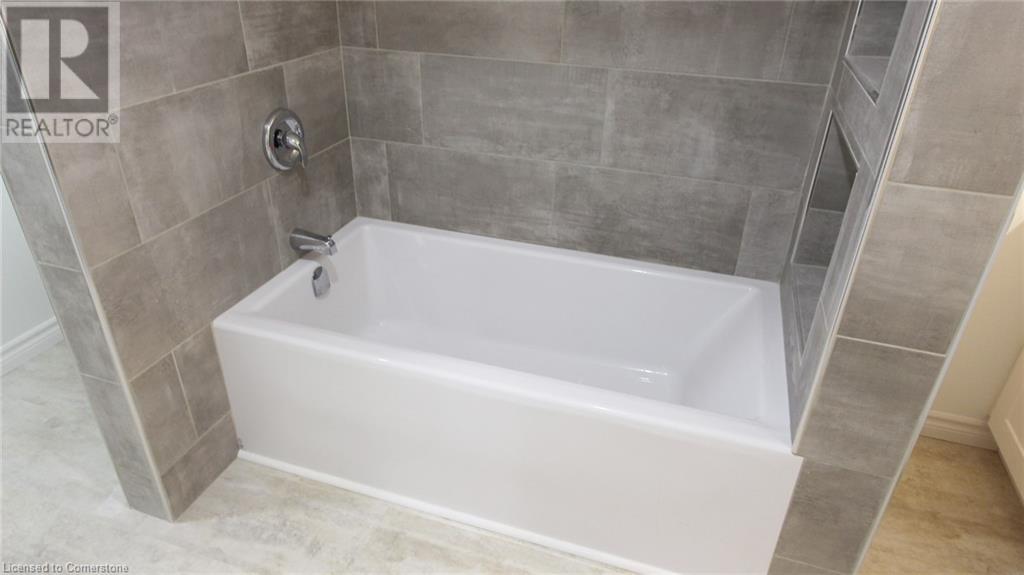 155 Hanmer Street E Unit# B, Barrie, Ontario  L4M 6W2 - Photo 5 - 40686714