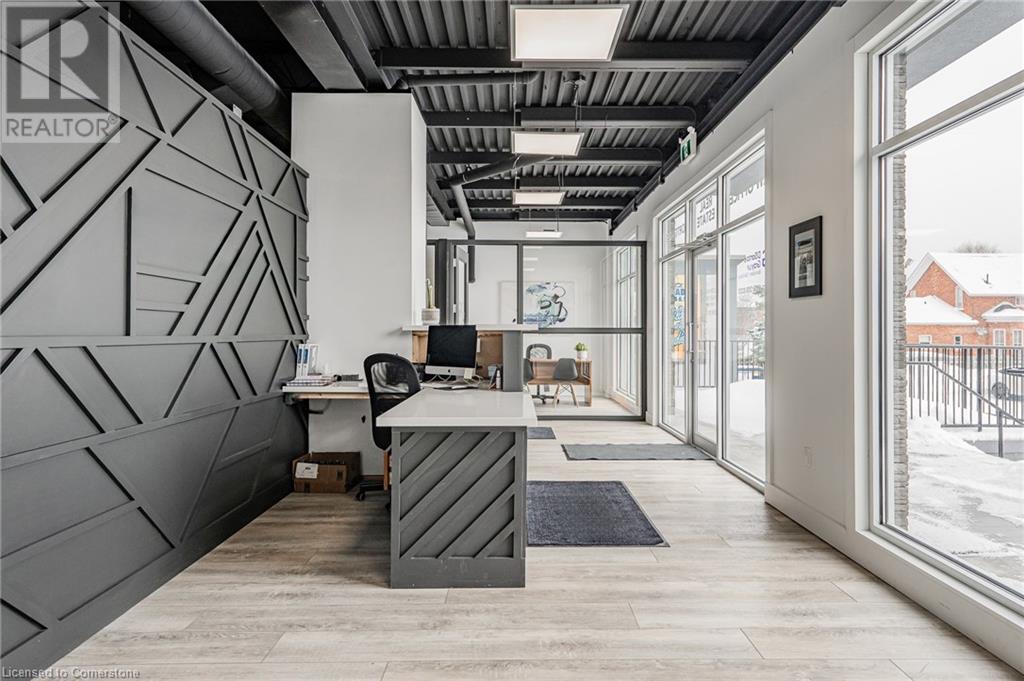 4 Livingston Avenue, Grimsby, Ontario  L3M 1K5 - Photo 2 - 40686213