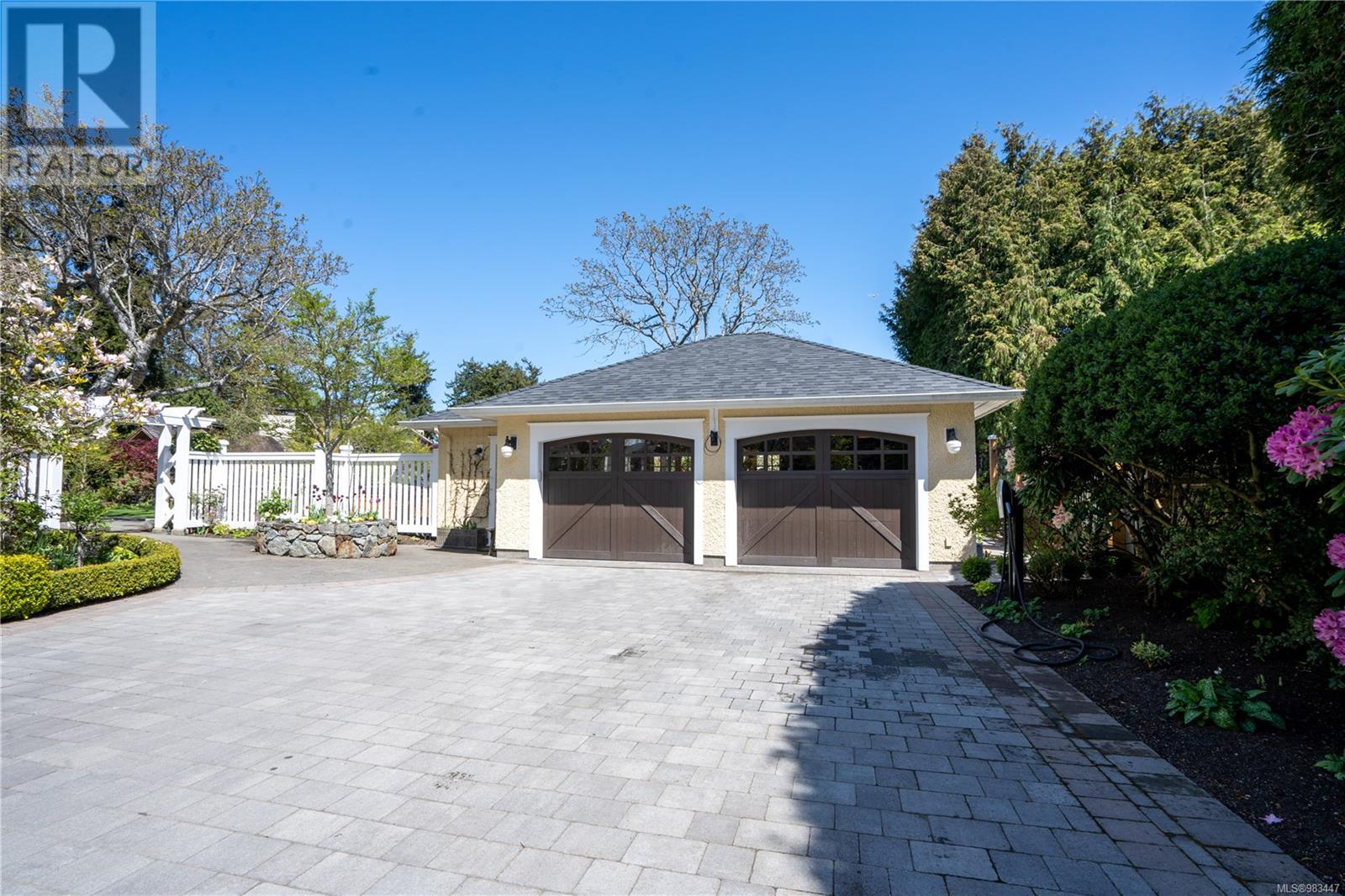 Property at 2970 Rutland Rd image 1