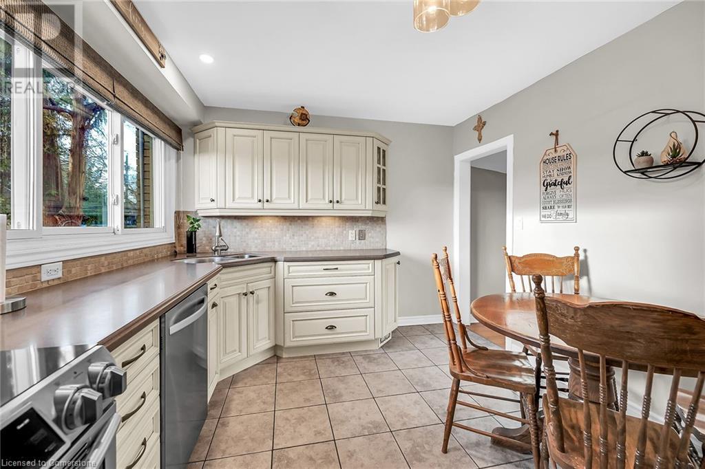 2398 Maryvale Court, Burlington, Ontario  L7P 2P2 - Photo 13 - 40685328