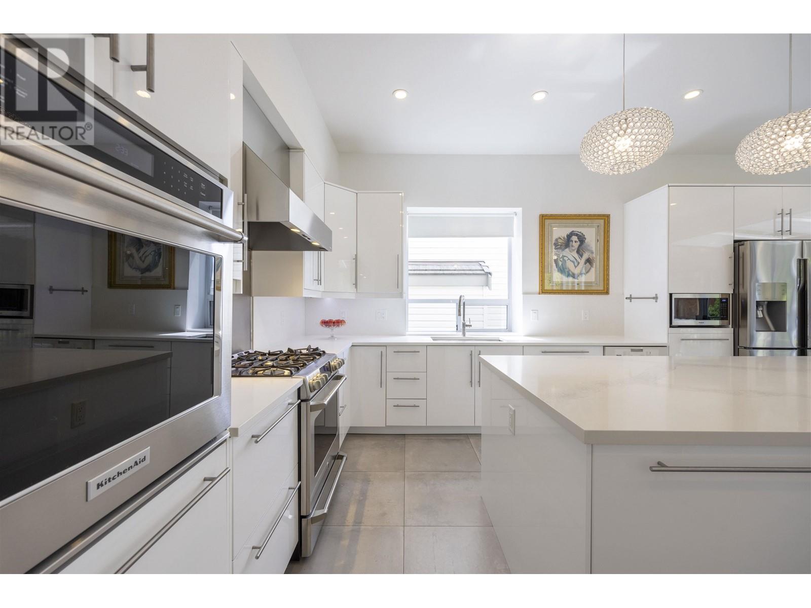 24 Balsam Place, Port Moody, British Columbia  V3H 5A6 - Photo 14 - R2926918
