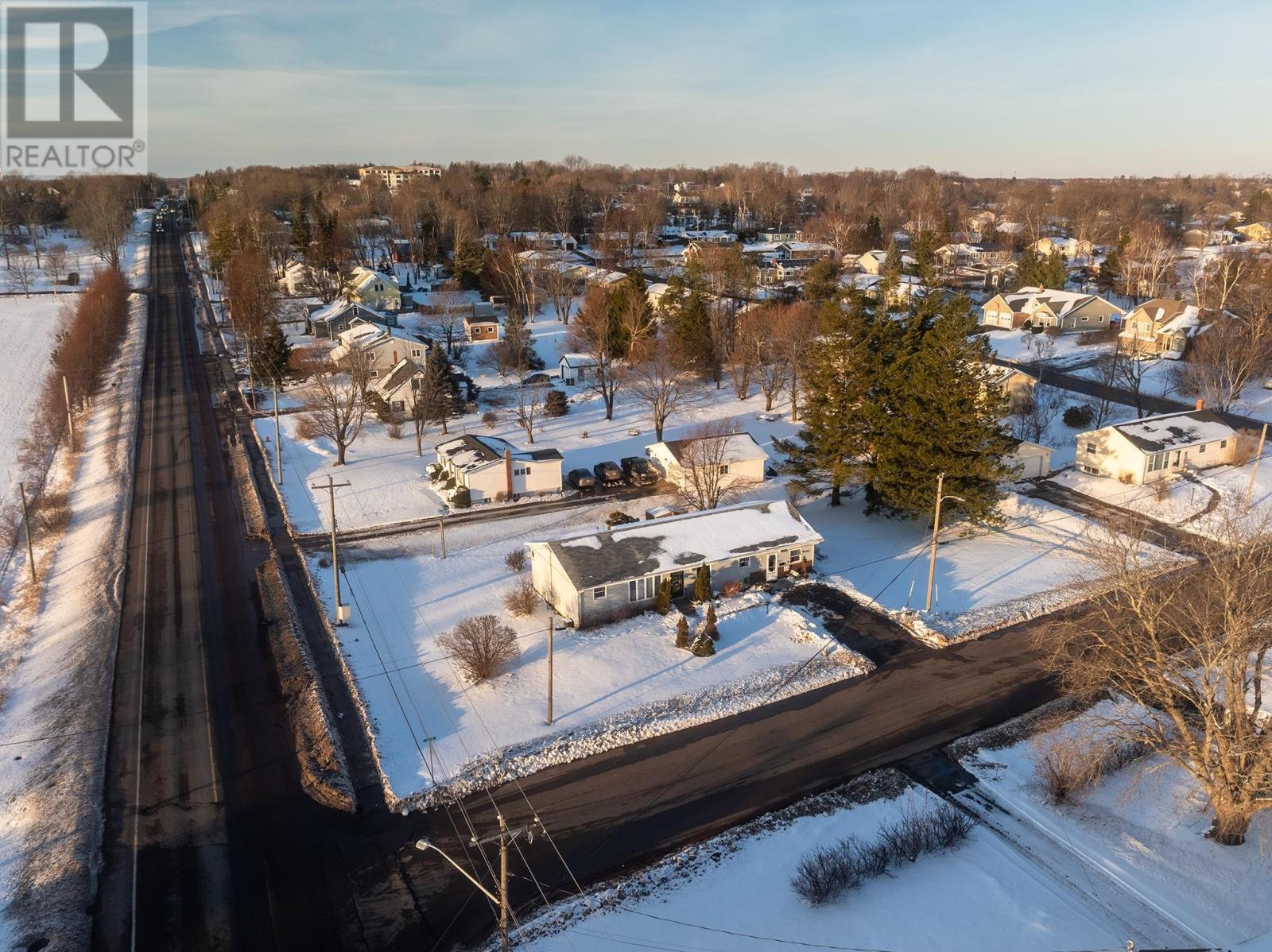 5 Hillside Drive, Charlottetown, Prince Edward Island  C1A 6H8 - Photo 5 - 202428589