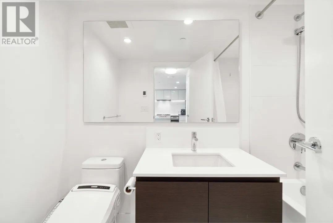 Listing Picture 12 of 25 : 1010 5508 HOLLYBRIDGE WAY, Richmond / 烈治文 - 魯藝地產 Yvonne Lu Group - MLS Medallion Club Member