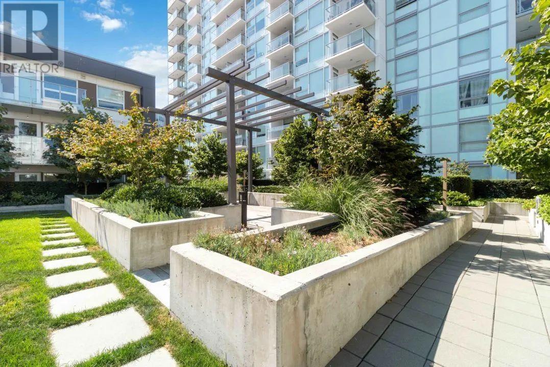 Listing Picture 18 of 25 : 1010 5508 HOLLYBRIDGE WAY, Richmond / 烈治文 - 魯藝地產 Yvonne Lu Group - MLS Medallion Club Member