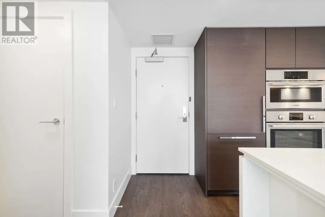 Listing Picture 2 of 25 : 1010 5508 HOLLYBRIDGE WAY, Richmond / 烈治文 - 魯藝地產 Yvonne Lu Group - MLS Medallion Club Member