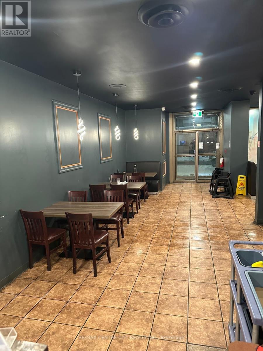 Property at 252 DUNDAS STREET E image 2