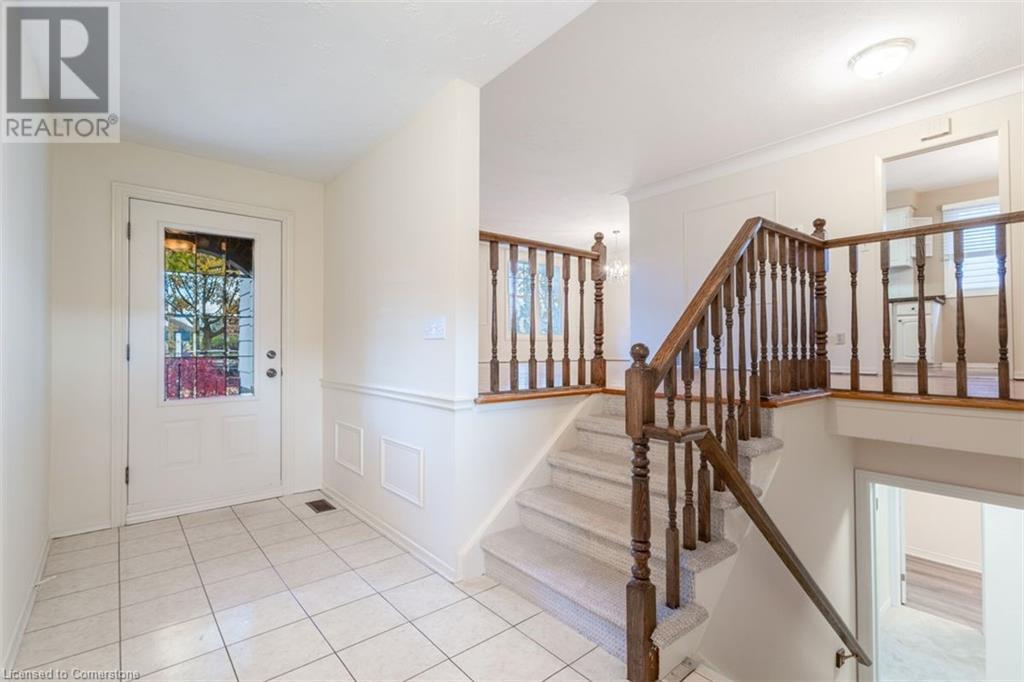 330 Tuck Drive, Burlington, Ontario  L7L 2R3 - Photo 7 - 40686371